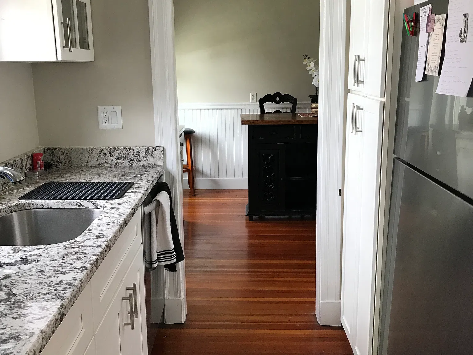 3 bed, 1000 sqft, $3,300 — Photo 3