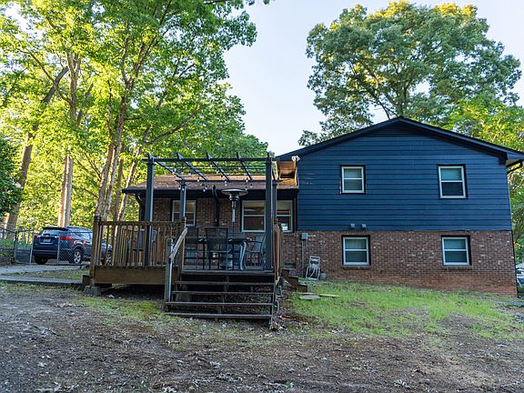 3rd image of 2301 Sierra Dr