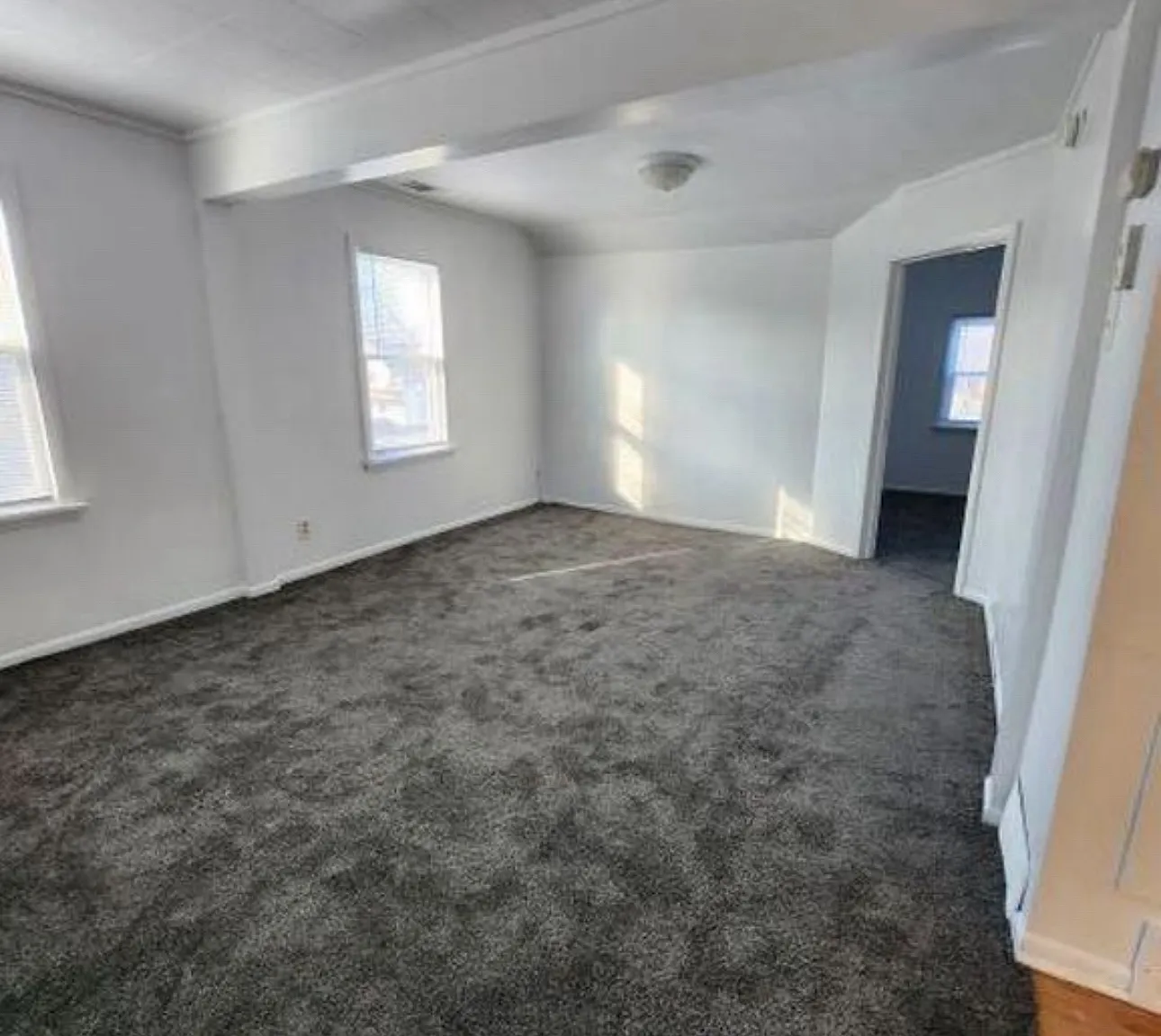 2 bed, 1100 sqft, $1,550 — Photo 2