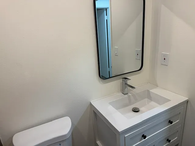 283 Redondo Ave #7 — Photo 9