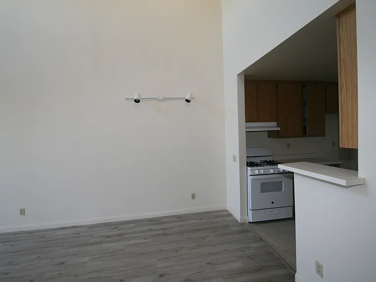 3637 Clarington Ave #213 — Photo 99