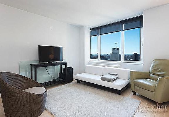 5th image of 322 W 57th St APT 39V