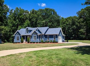 9121 Hunters Greene Dr, Zebulon, NC 27597