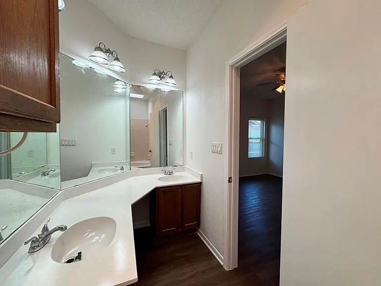 16404 Edgemere Dr — Photo 14