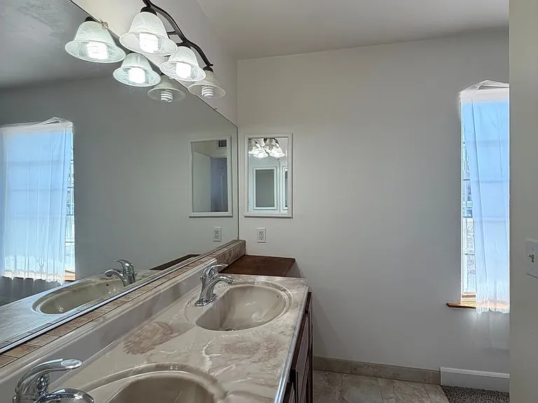 424 Oakmont Dr — Photo 42