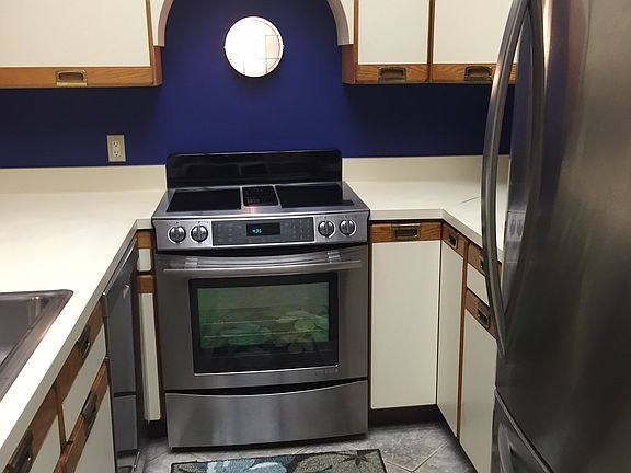 3rd image of 2613 W Watrous Ave
