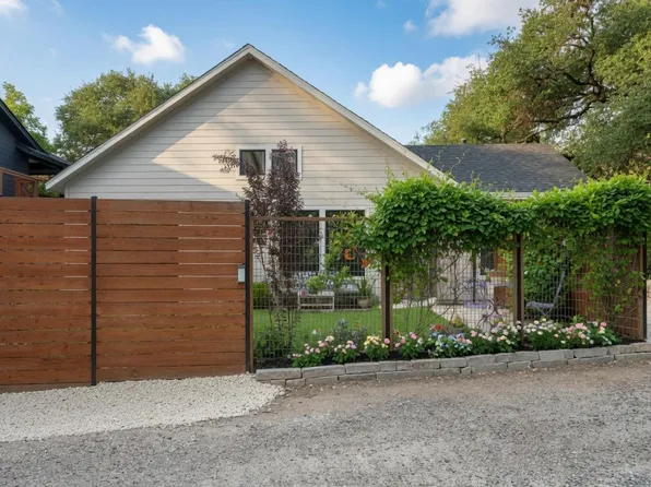 804 W Annie St #2, Austin, TX 78704