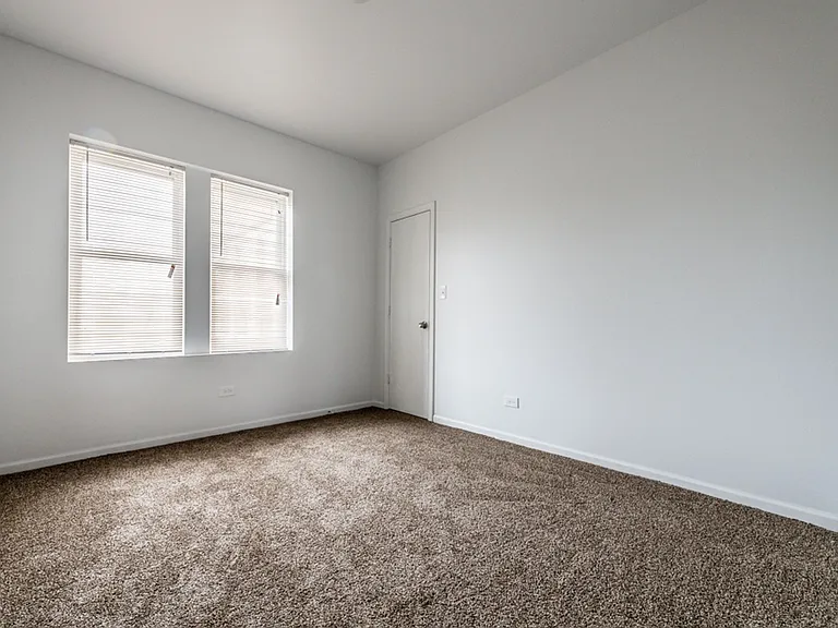 1509-11 S Kenneth Ave — Photo 8