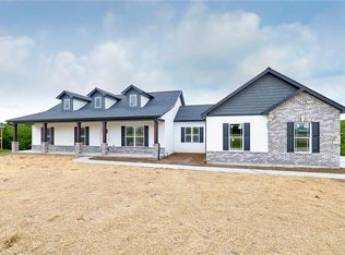 4 Ashley Ln, Hawk Point, MO 63349
