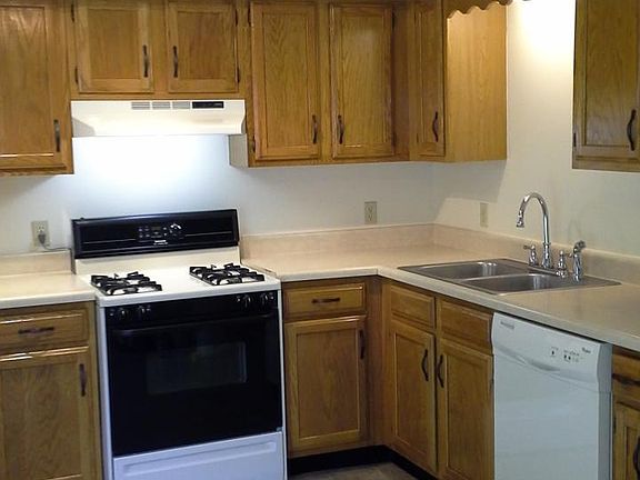 4th image of 1587 Pleasant Valley Ct APT A
