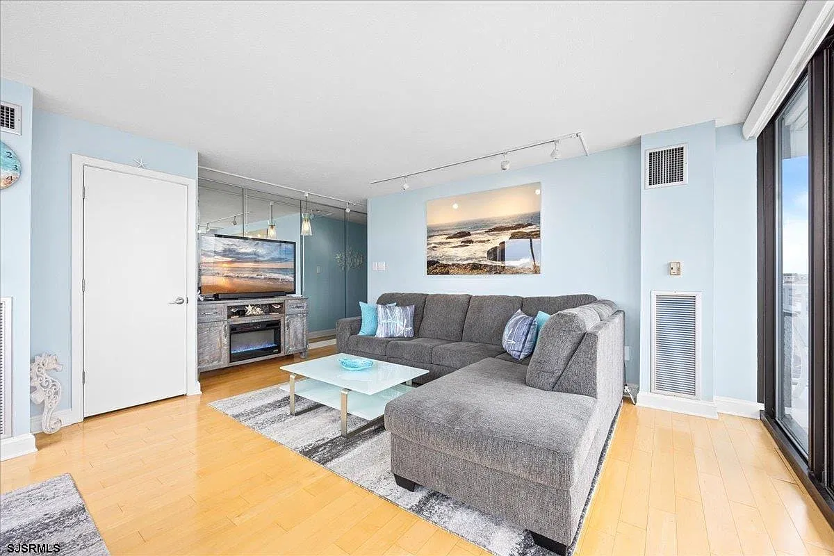 2 bed, 2.0 bath, $55,000 — Photo 3