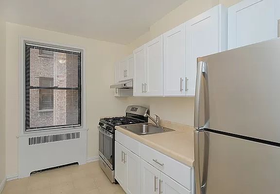 5th image of 2685 Creston Ave APT 5M
