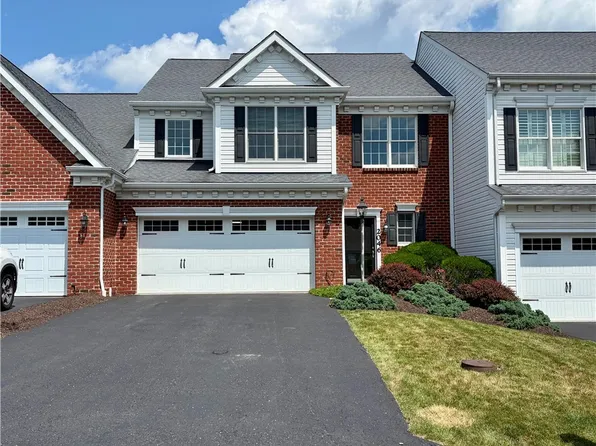 2046 Croghan Dr, Carnegie, PA 15106