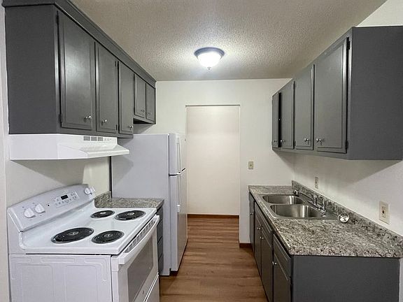 4th image of 3404 Emerson Ave S Unit 202