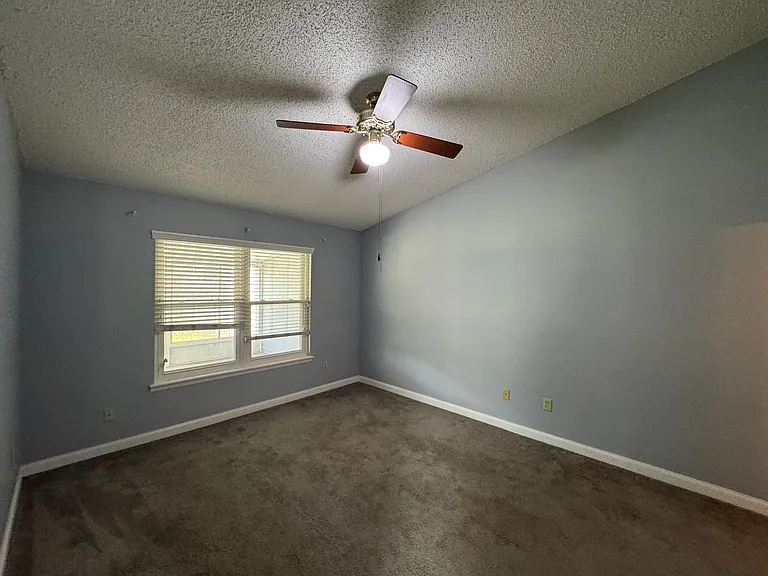 3117 Bridgeford Dr — Photo 16