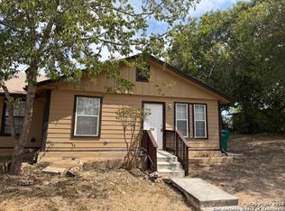 202 Ash Dr APT 104, Converse, TX 78109