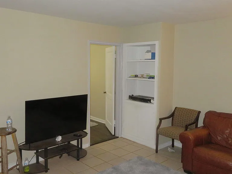 1731 Valley Ave #G — Photo 3