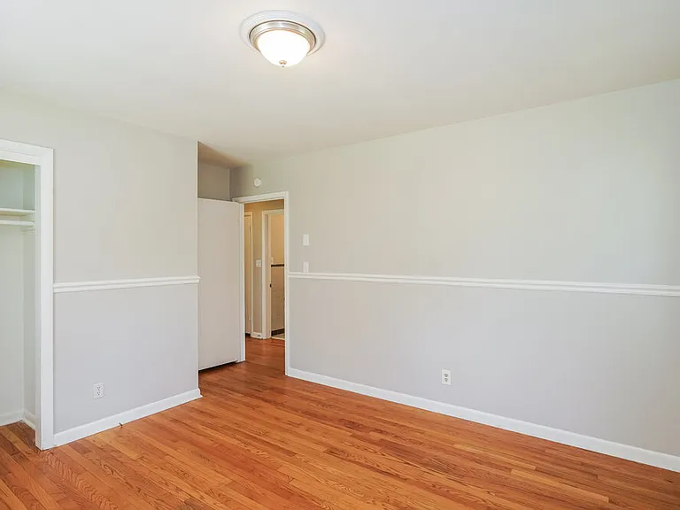 112 Bush Ave — Photo 14