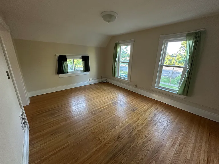 49 Cayuga St #2 — Photo 5