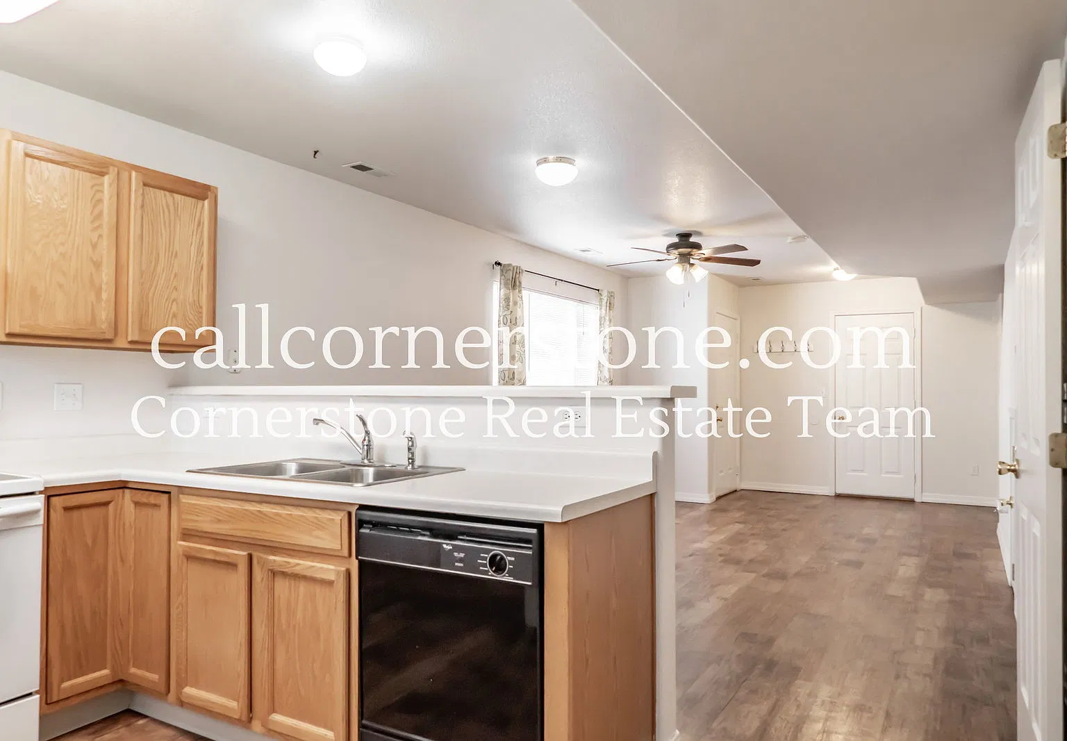 2 bed, 1.5 bath, 1050 sqft, $1,722 — Photo 4