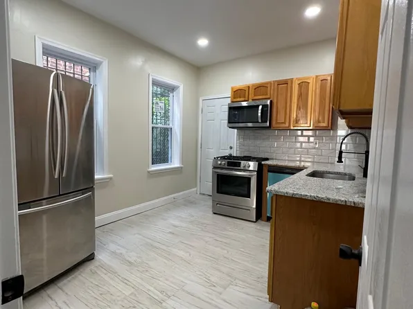 1715 N Taney St, Philadelphia, PA 19121