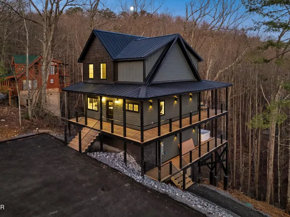 2911 Joyner Hills Ln, Sevierville, TN 37876