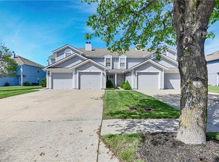 5714 NW Plantation Ln, Lees Summit, MO 64064