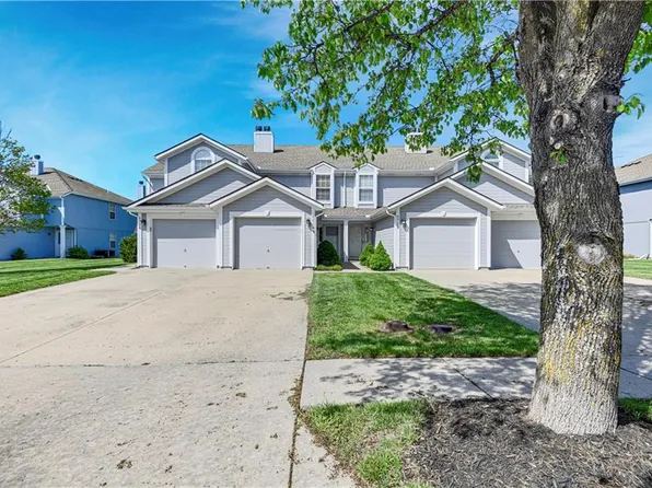 5714 NW Plantation Ln, Lees Summit, MO 64064