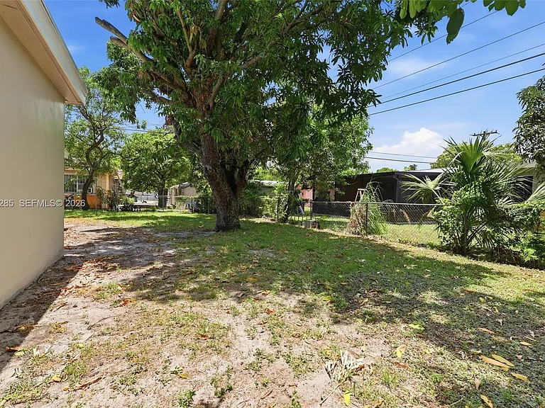 875 NW 168th Dr — Photo 23