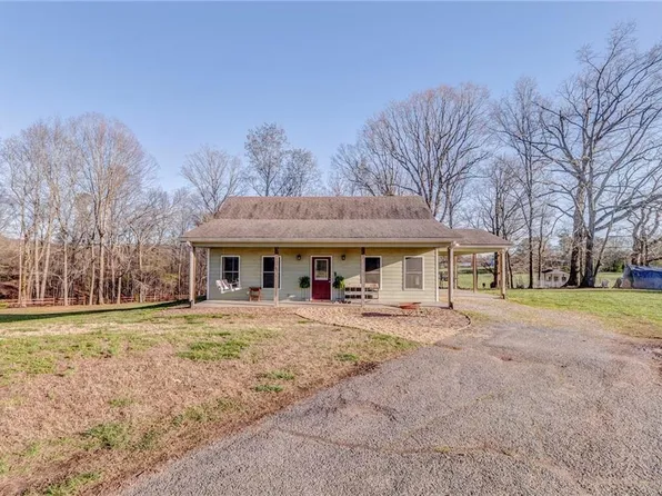 209 Moss Rd, Fairmount, GA 30139