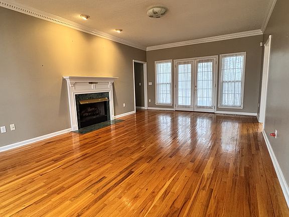 5th image of 310 Orchard Park Dr