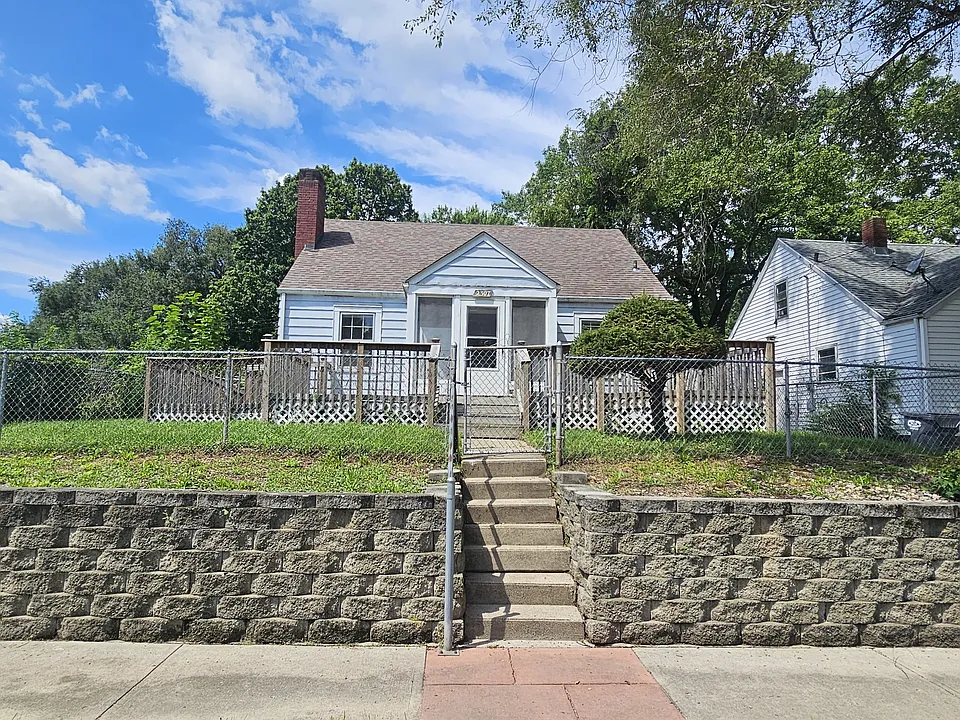 2307 Arrow Ave