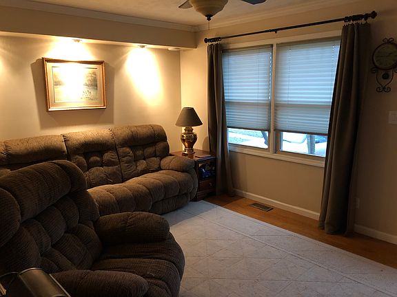 5th image of 303 Windham Hill Ct