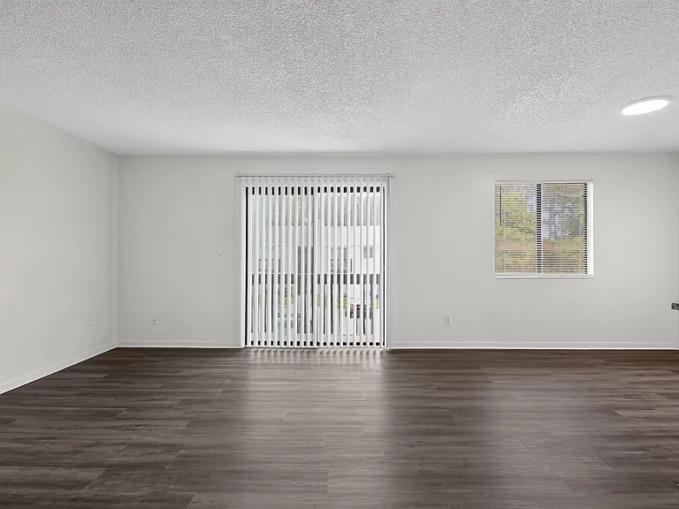 451 Mercury Ave SE #201 — Photo 5