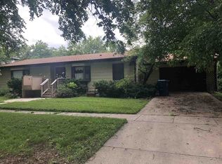 1115 Grove Ave, Crete, NE 68333