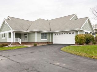 645 Fairway Creek Dr, Onalaska, WI 54650