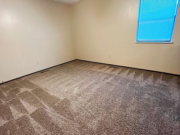 3rd image of 4335 S Glenn Ave #A