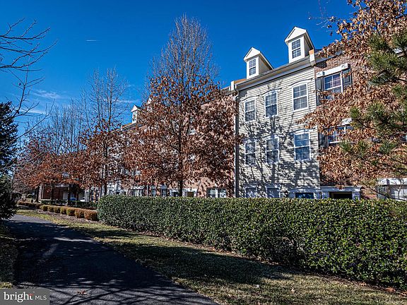 2nd image of 42443 Rockrose Sq