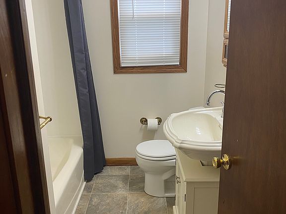 4th image of 8425 Bedford Rd #8425