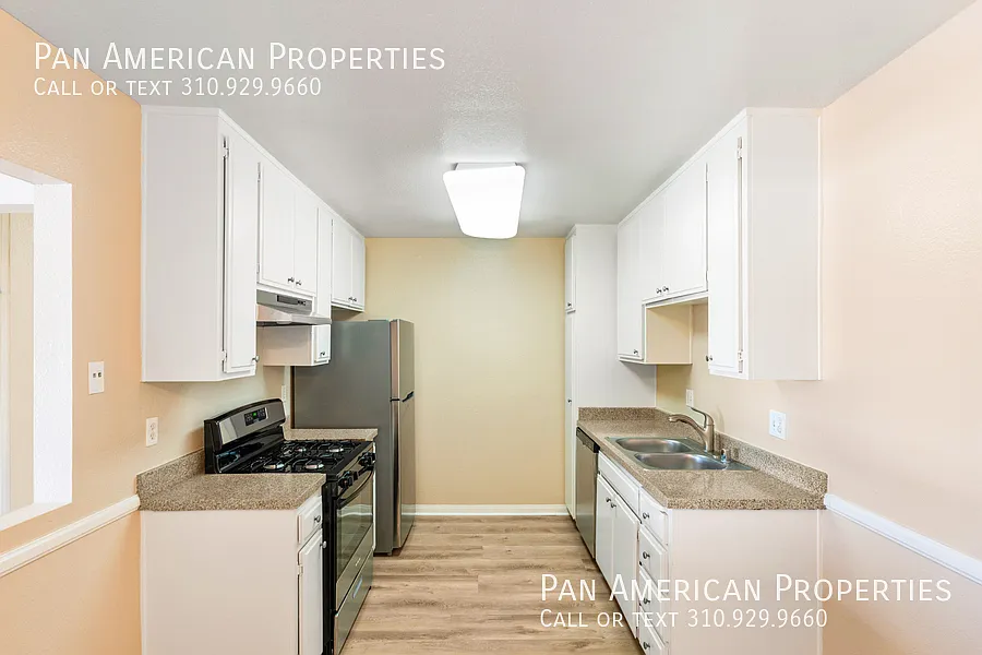 2 bed, 990 sqft, $2,395 — Photo 2