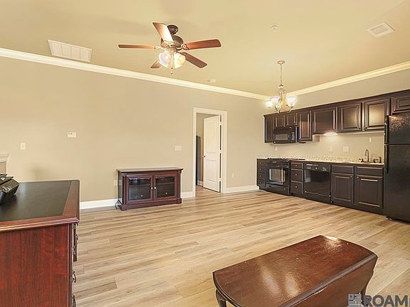 5th image of 888 S Kenilworth Pkwy #7