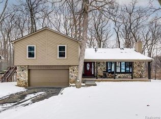 1084 Sunset Rd, Ann Arbor, MI 48103