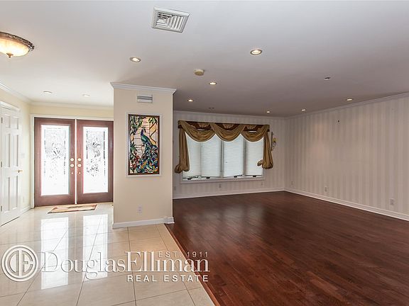 2nd image of 3080 Driftwood Ln