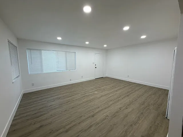 550 Las Palmas Ave — Photo 4