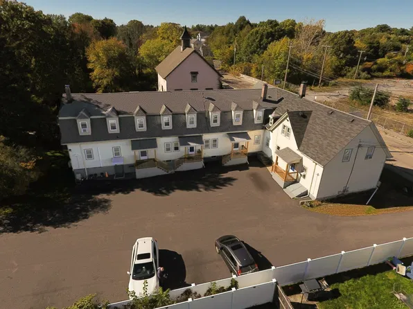 426 Whittenton St, Taunton, MA 02780