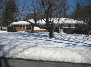3550 Browning Ln, Bethlehem, PA 18017