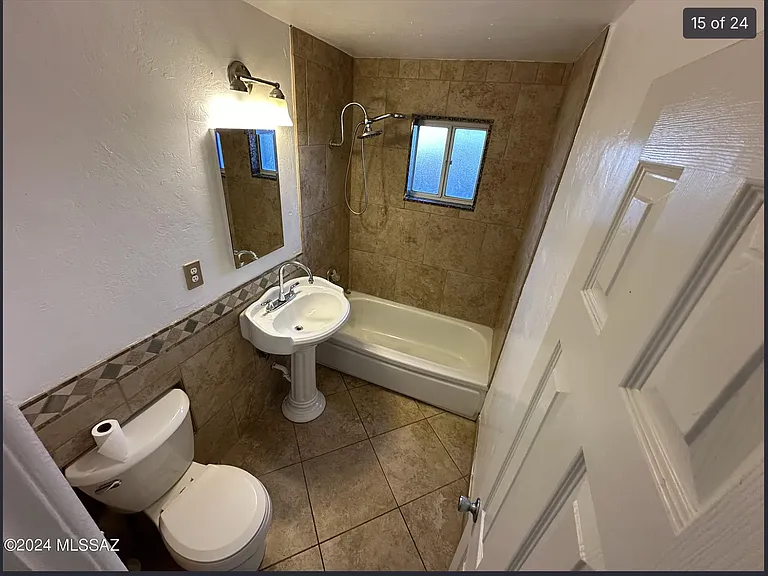 1025 S Van Buren Ave — Photo 13