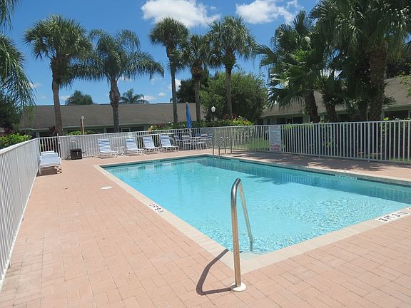 Shared Courtyard Pool