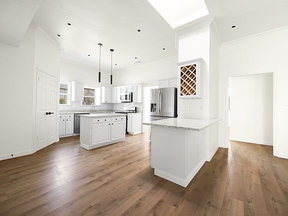 4th image of 6641 Macintosh Dr