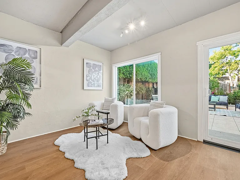 205 Caldwell Ave — Photo 9
